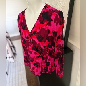 Gorgeous floral,‎ Michael Kors Floral V-Neck Wrap Top - Pink and Black